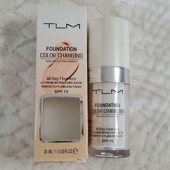 TLM Color Changing Foundation NIB - Picture 4 of 10